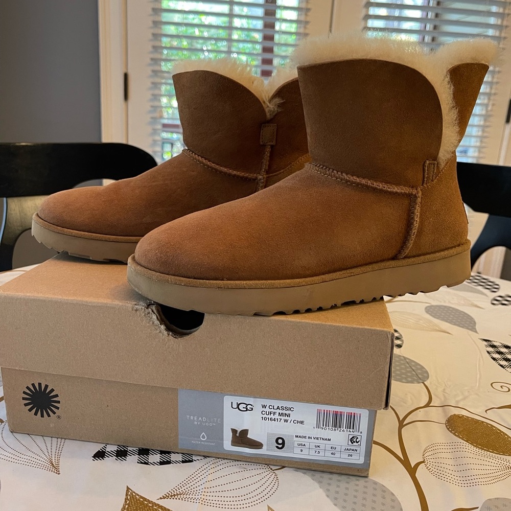 Uggs - Womens Classic Cuff Minis - chestnut
